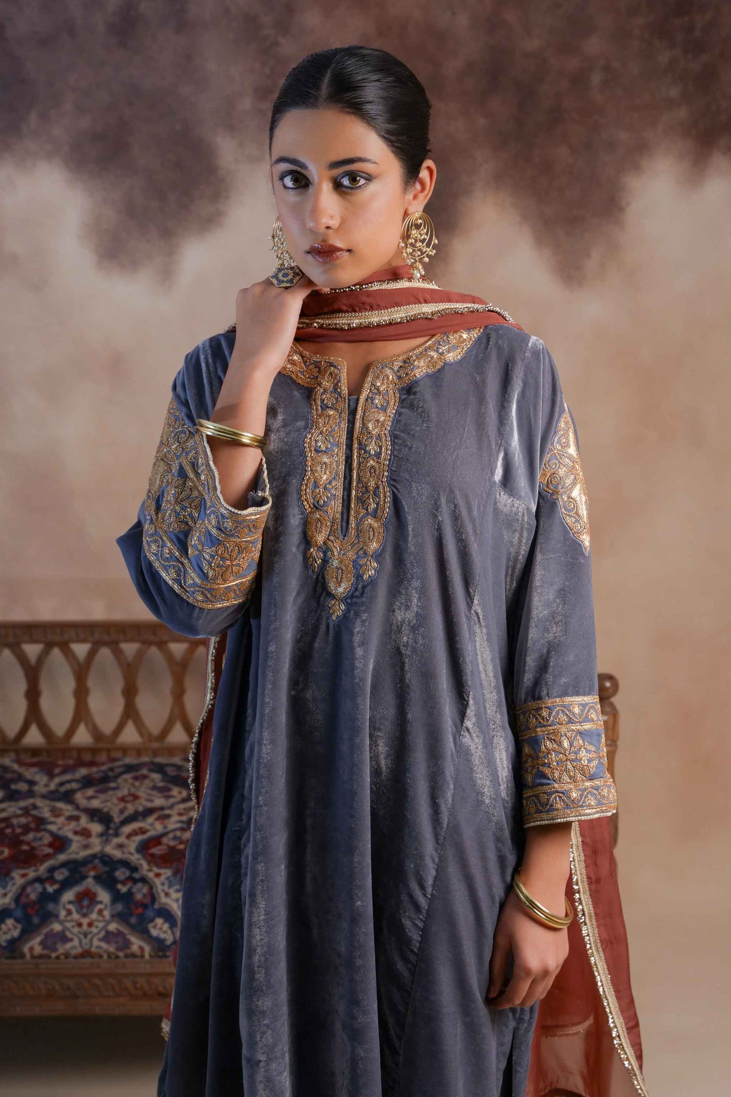 Merlin - Grey Pheran Set