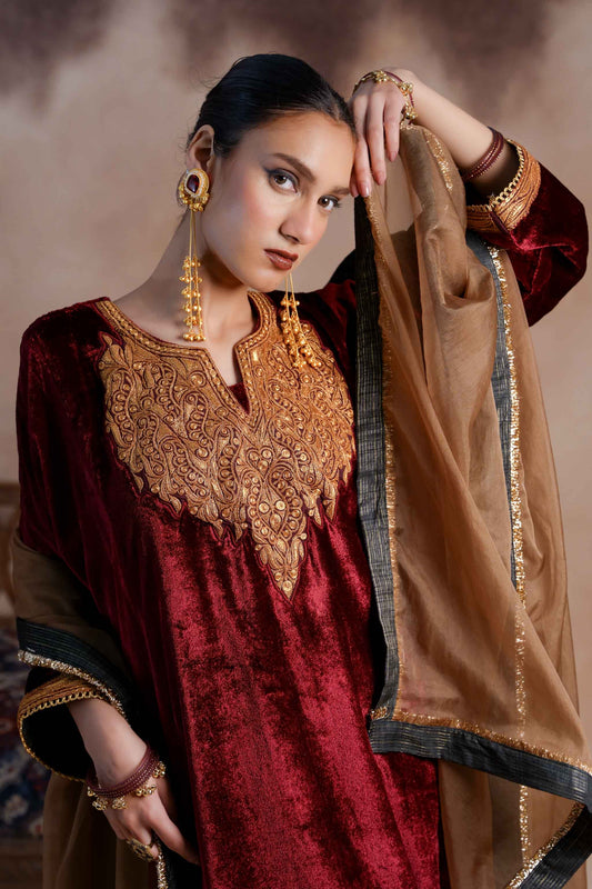 Quetzal - Maroon Pheran Set