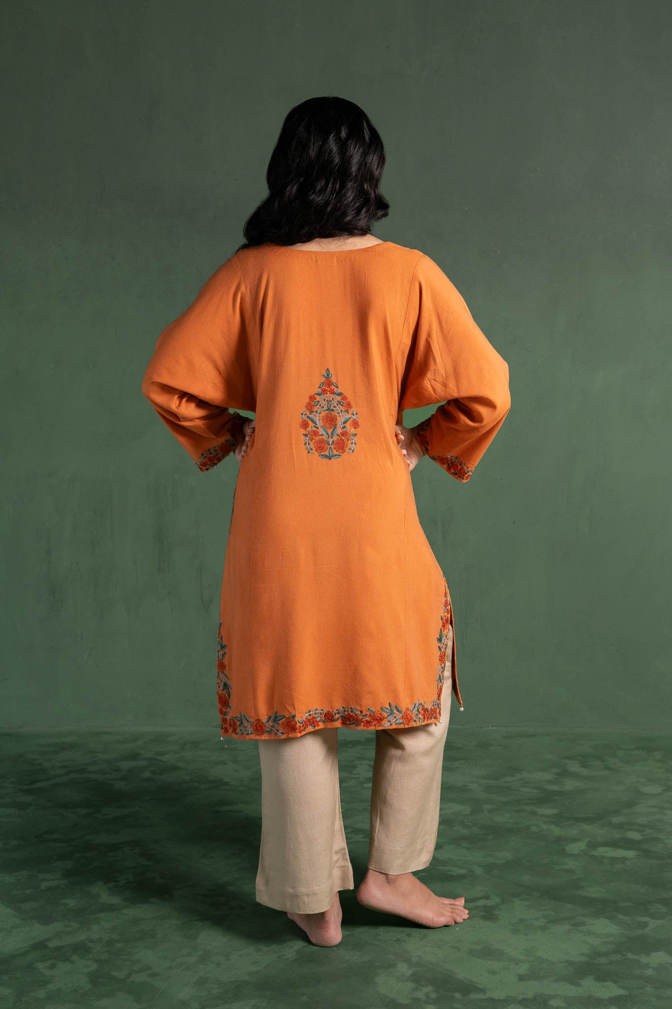 Gazania - Peach & Beige Pheran Set