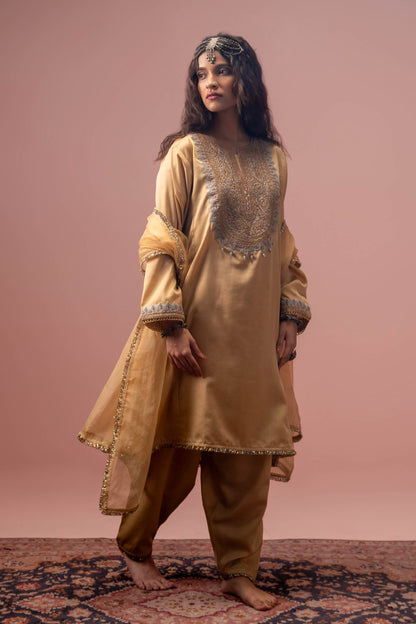 Sunkissed Grace - Light Gold Pheran Set