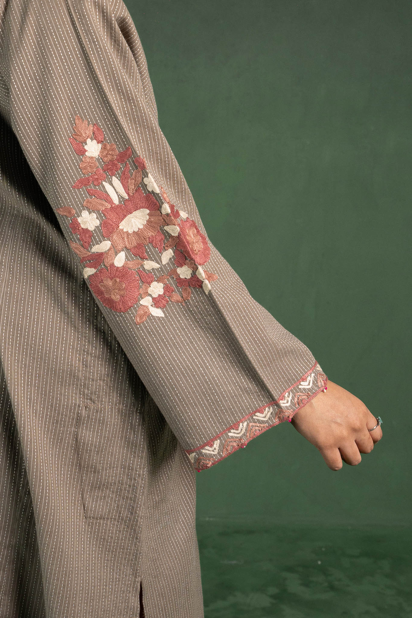 Hellebore - Taupe Grey Pheran Set