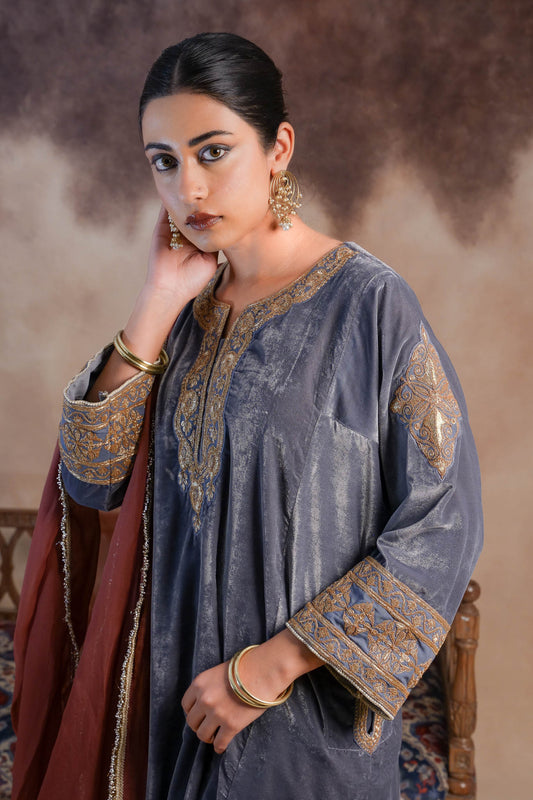 Merlin - Grey Pheran Set