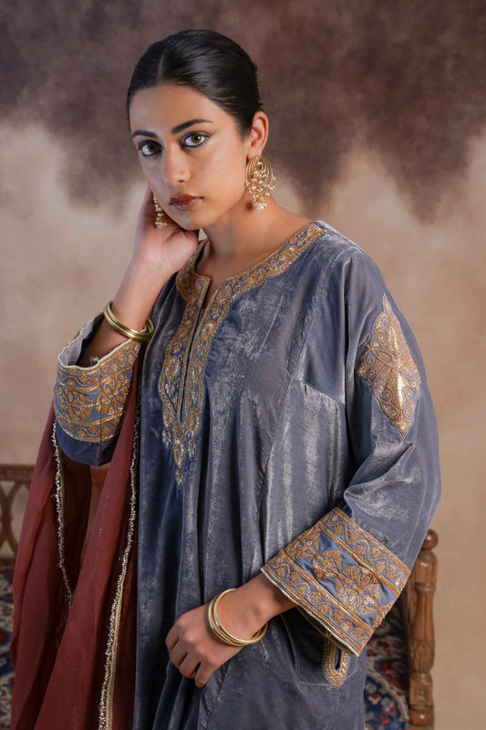 Merlin - Grey Pheran Set