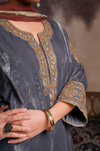 Merlin - Grey Pheran Set