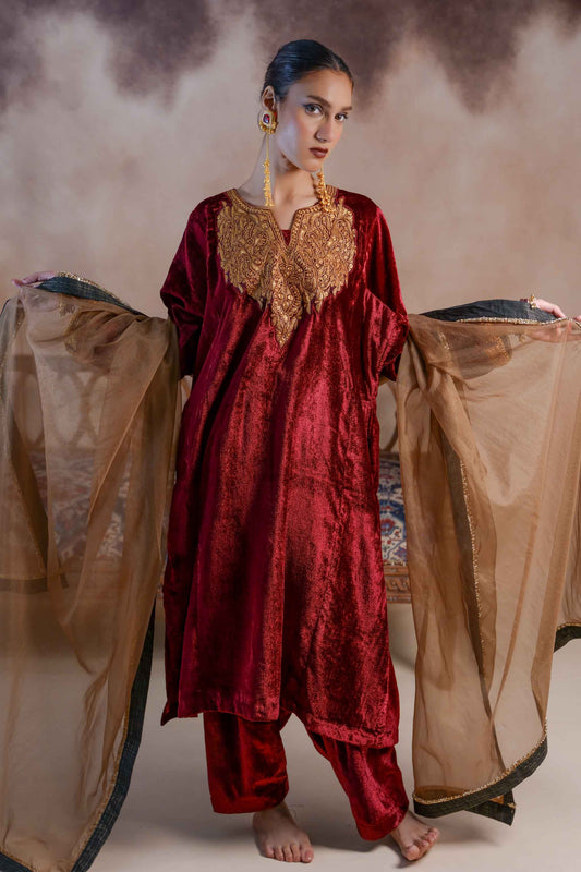 Quetzal - Maroon Pheran Set