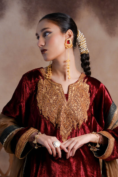 Quetzal - Maroon Pheran Set