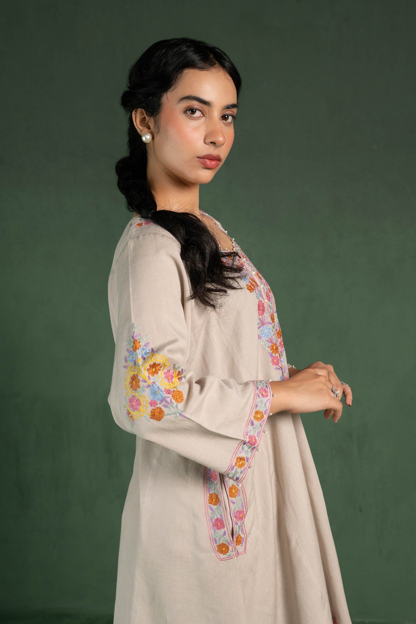 Lisianthus - Greige Pheran Set
