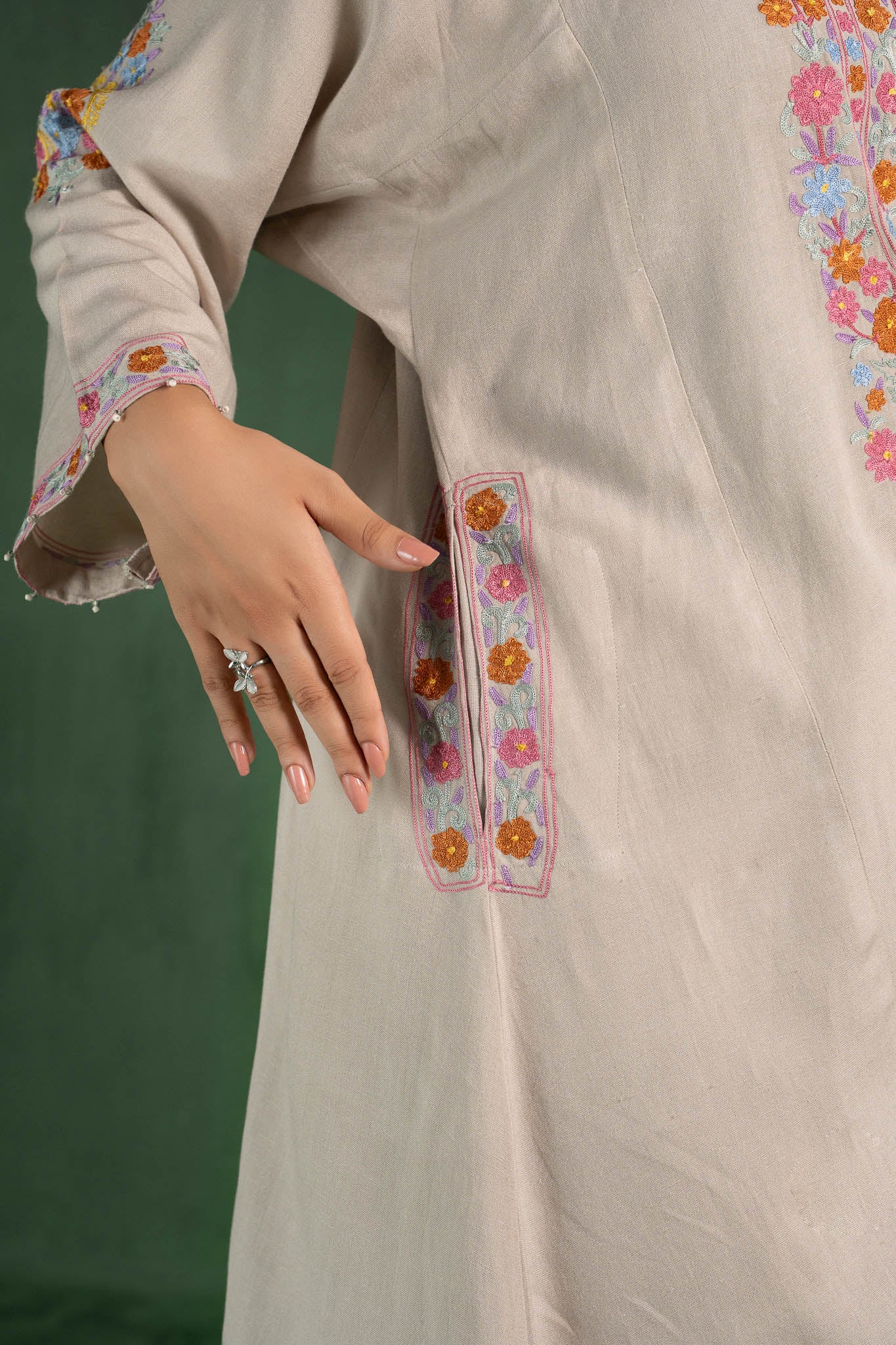 Lisianthus - Greige Pheran Set
