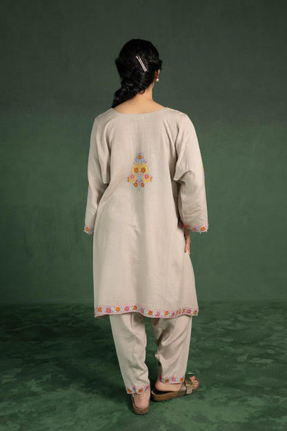 Lisianthus - Greige Pheran Set