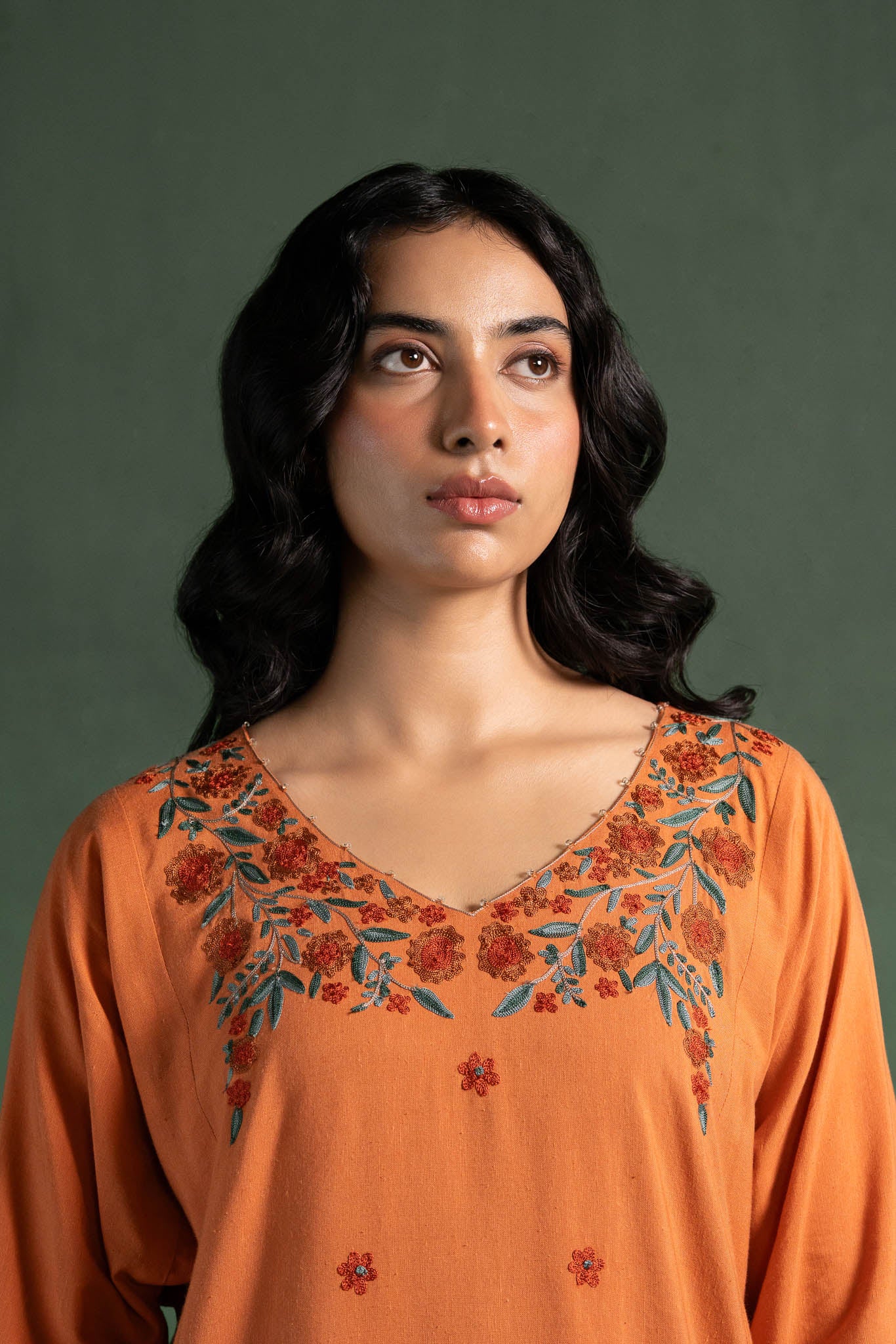 Gazania - Peach & Beige Pheran Set