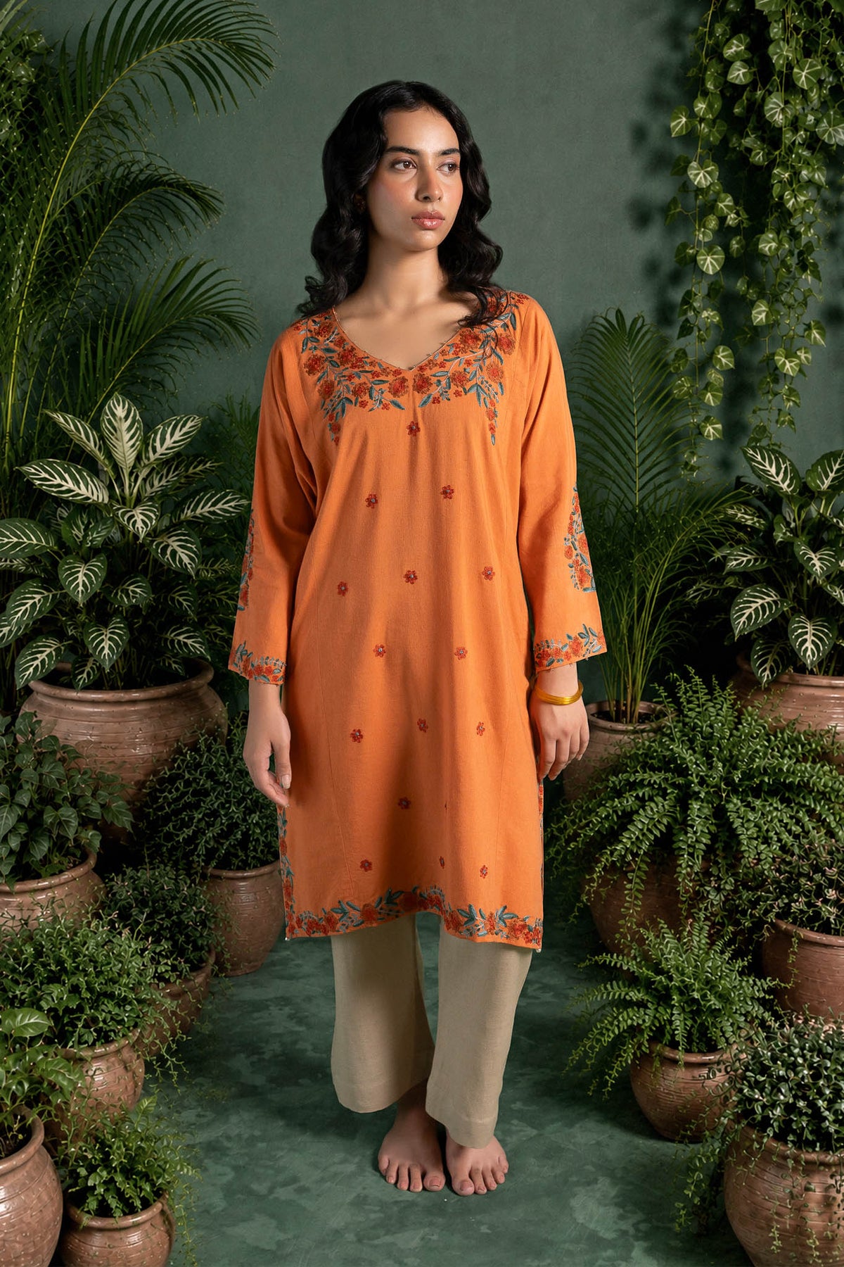 Gazania - Peach & Beige Pheran Set